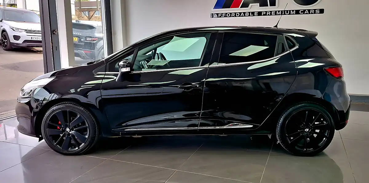 Used 2015 Renault Clio Dynamique S Nav Black - Interior and Exterior details 2