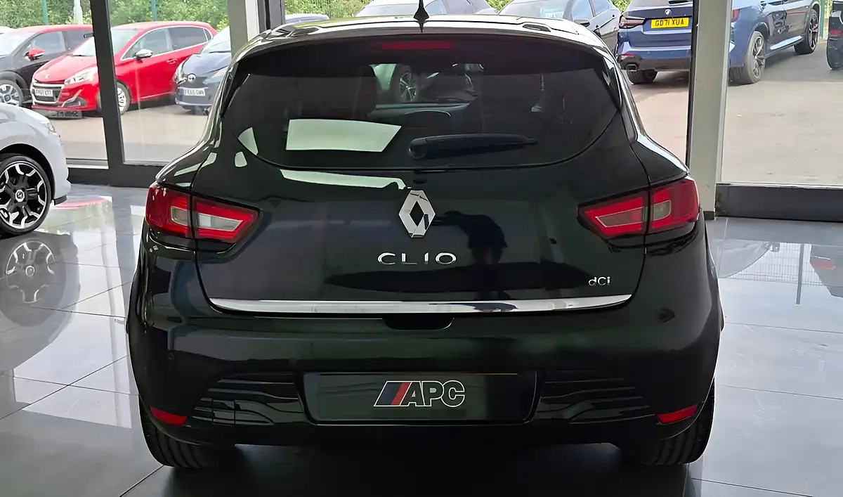 Used 2015 Renault Clio Dynamique S Nav Black - Interior and Exterior details 4