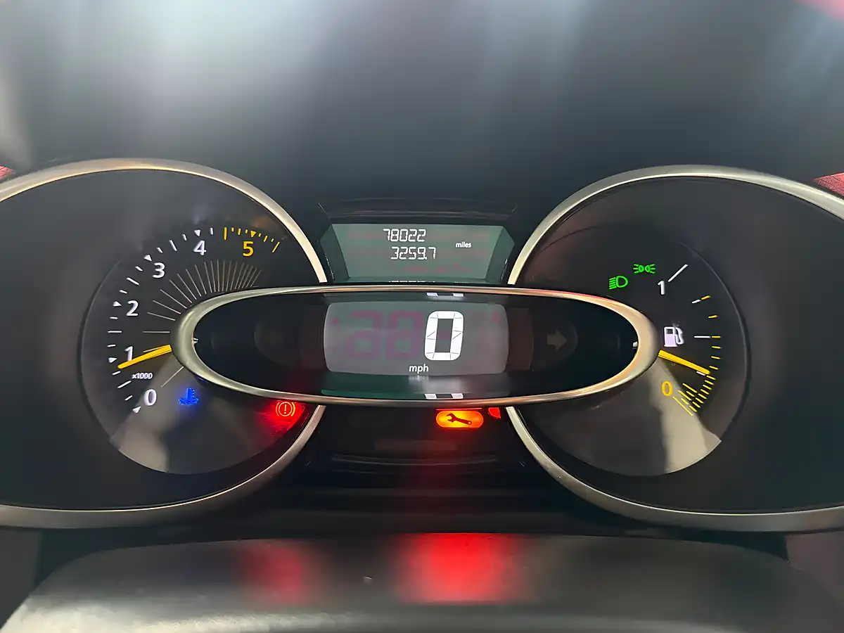 Used 2015 Renault Clio Dynamique S Nav Black - Interior and Exterior details 18