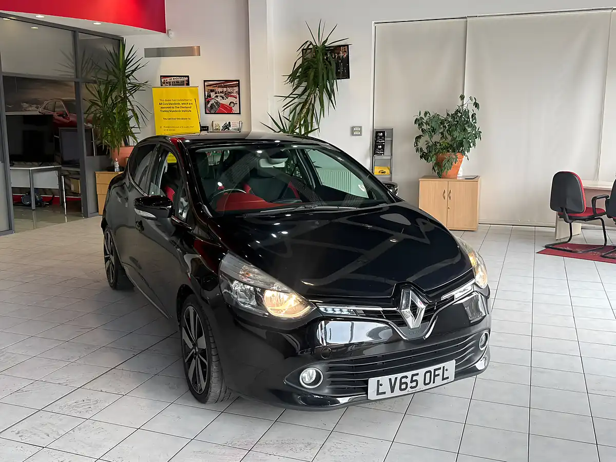 Used 2015 Renault Clio Dynamique S Nav Black - Interior and Exterior details 2