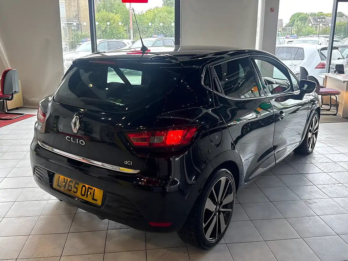 Used 2015 Renault Clio Dynamique S Nav Black - Interior and Exterior details 9