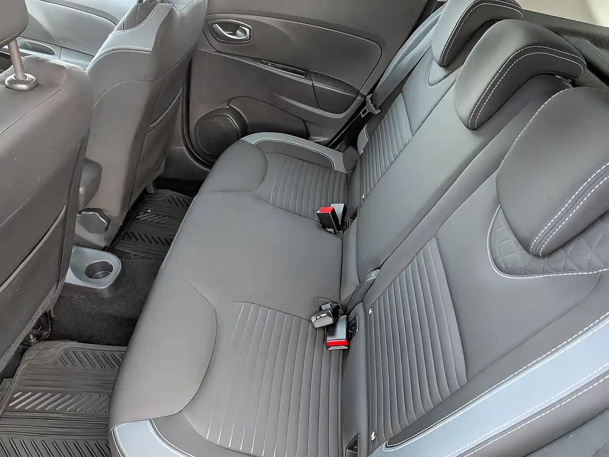 Used 2015 Renault Clio Dynamique S Nav Black - Interior and Exterior details 14