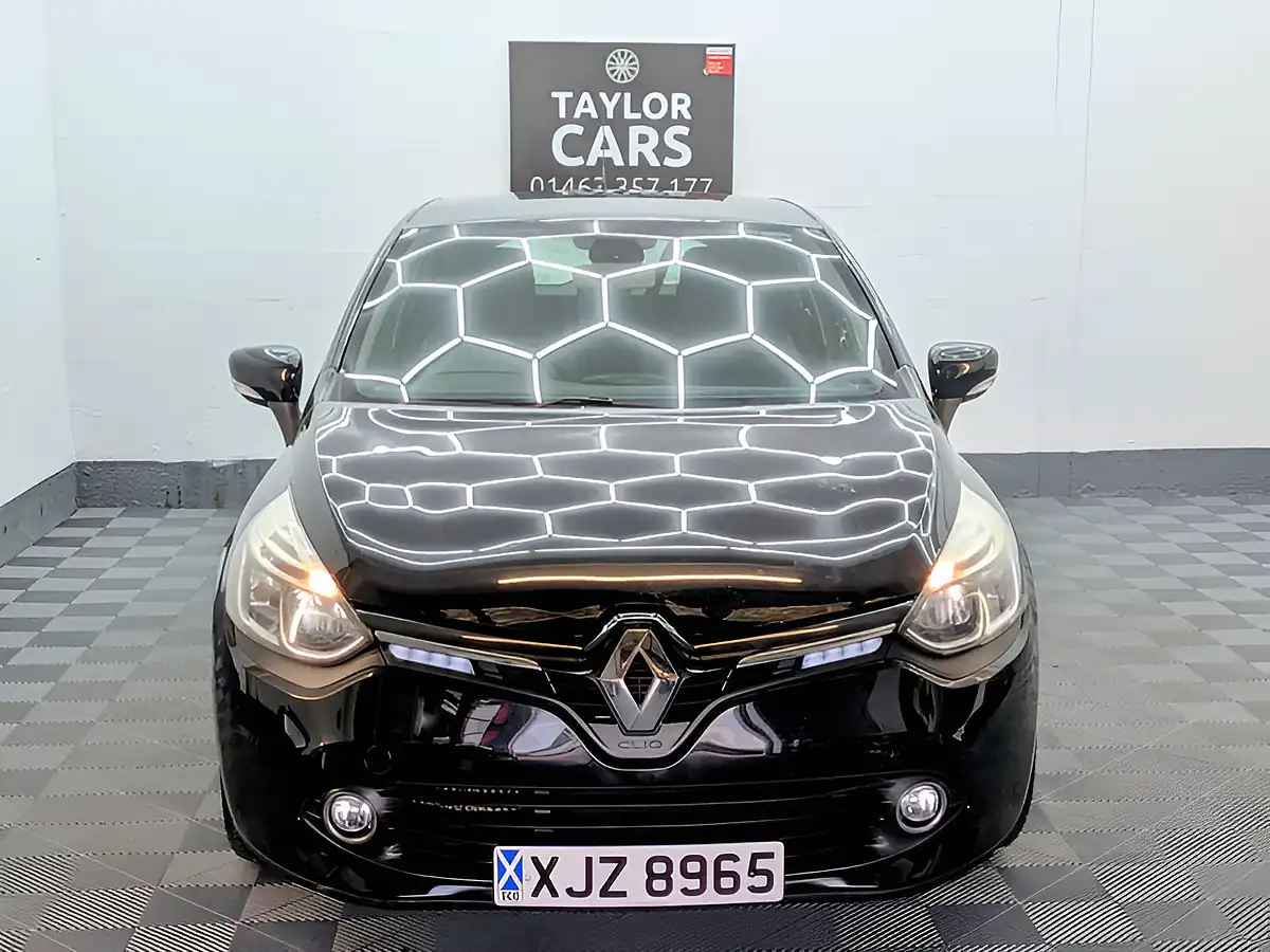Used 2015 Renault Clio Dynamique S Nav Black - Interior and Exterior details 2