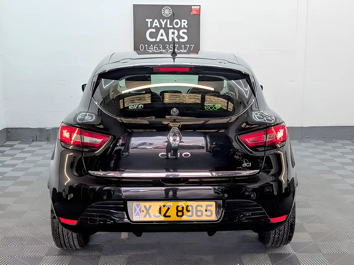Used 2015 Renault Clio Dynamique S Nav Black - Interior and Exterior details 6