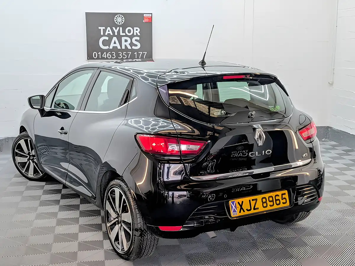 Used 2015 Renault Clio Dynamique S Nav Black - Interior and Exterior details 7