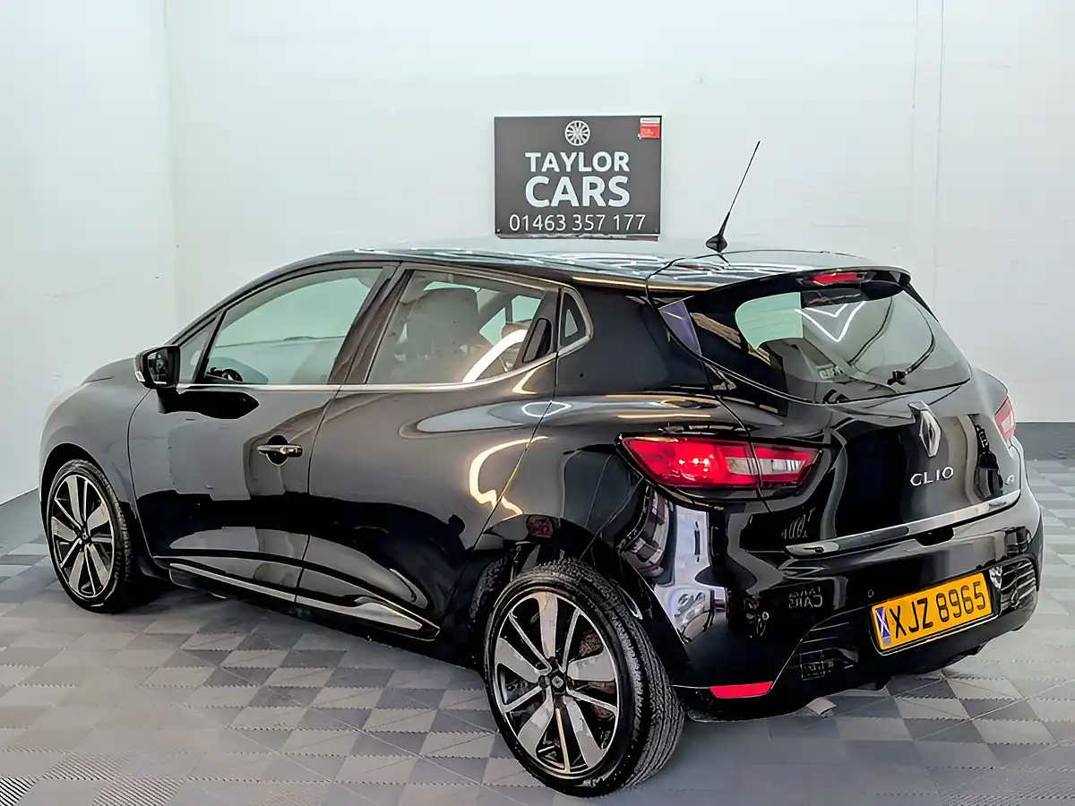 Used 2015 Renault Clio Dynamique S Nav Black - Interior and Exterior details 8