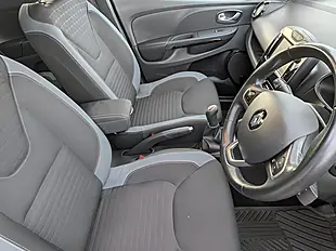Used 2015 Renault Clio Dynamique S Nav Black - Interior and Exterior details 9