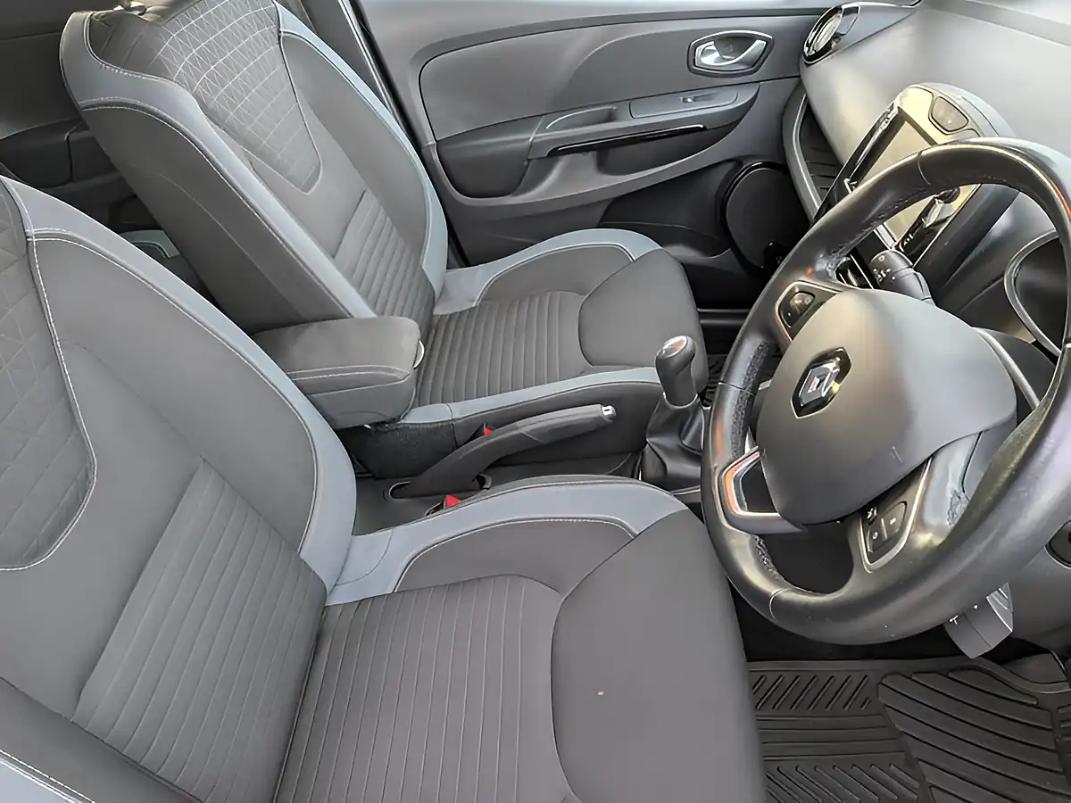 Used 2015 Renault Clio Dynamique S Nav Black - Interior and Exterior details 9