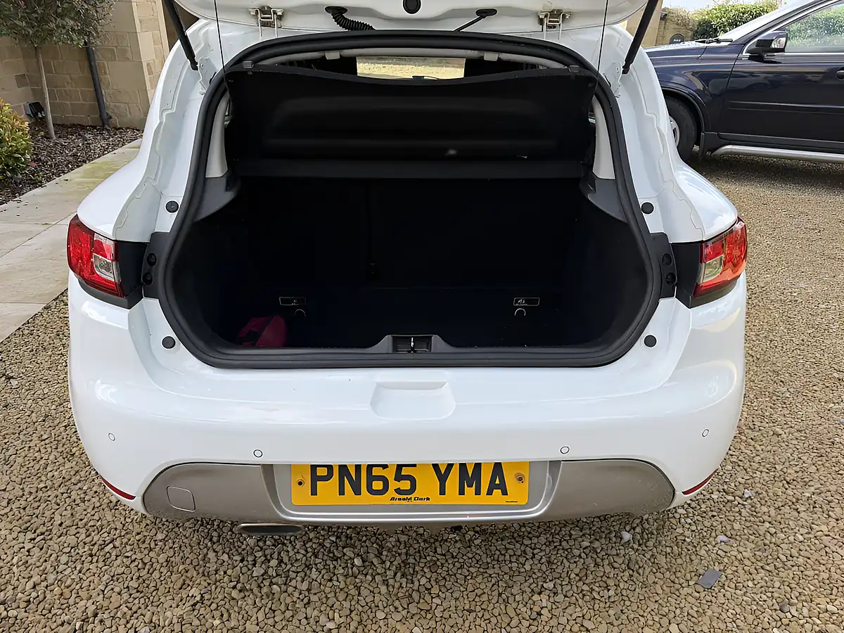 Used 2015 Renault Clio Dynamique S Nav Black - Interior and Exterior details 10