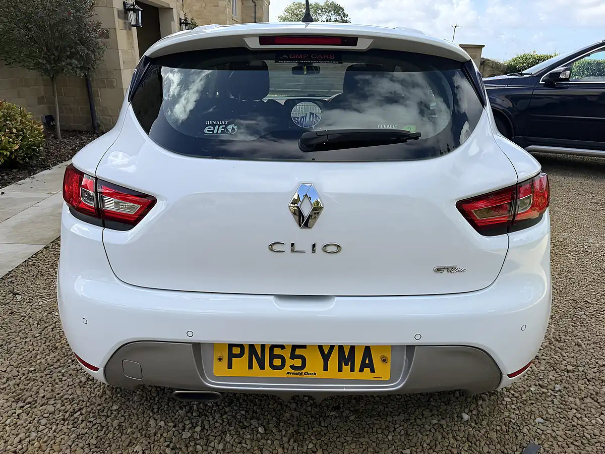 Used 2015 Renault Clio Dynamique S Nav Black - Interior and Exterior details 16