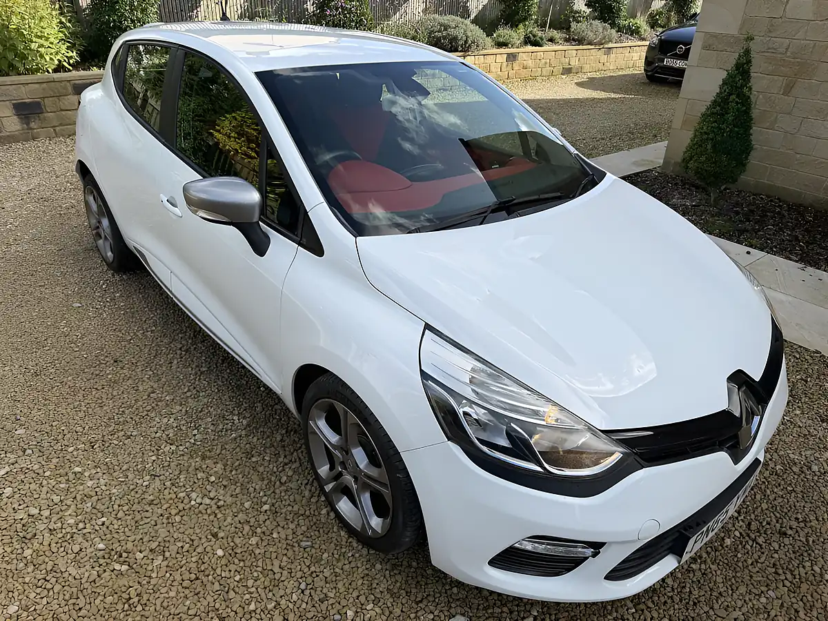 Used 2015 Renault Clio Dynamique S Nav Black - Interior and Exterior details 18