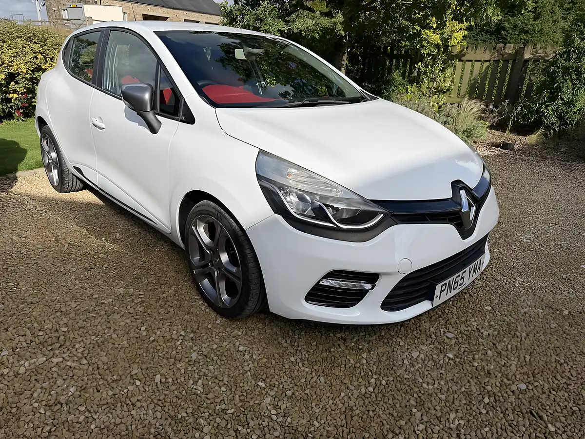 Used 2015 Renault Clio Dynamique S Nav Black - Interior and Exterior details 19