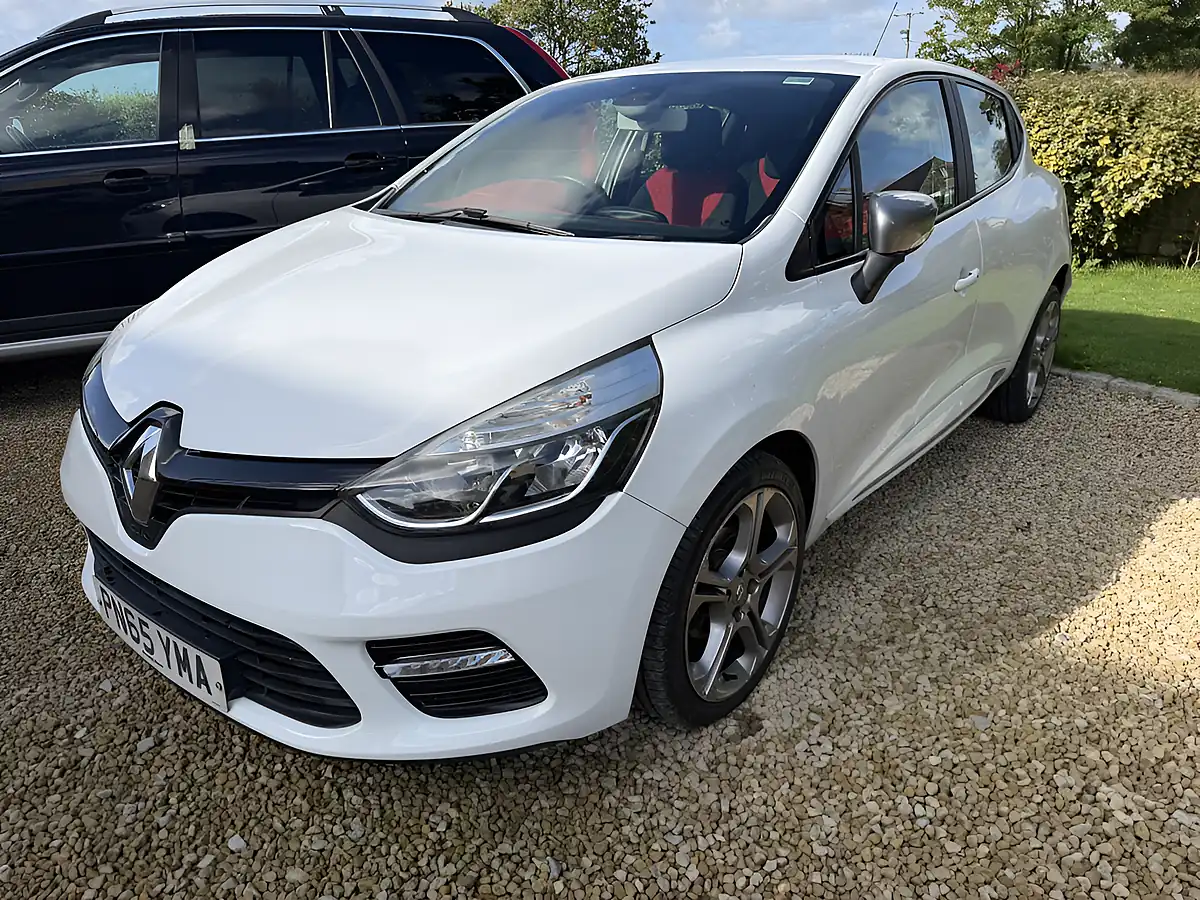 Used 2015 Renault Clio Dynamique S Nav Black - Interior and Exterior details 20