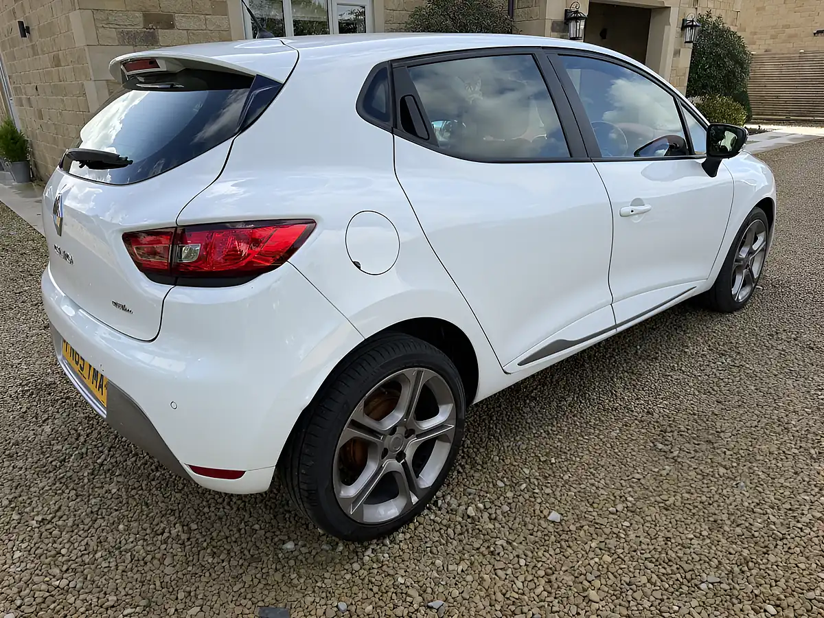 Used 2015 Renault Clio Dynamique S Nav Black - Interior and Exterior details 3