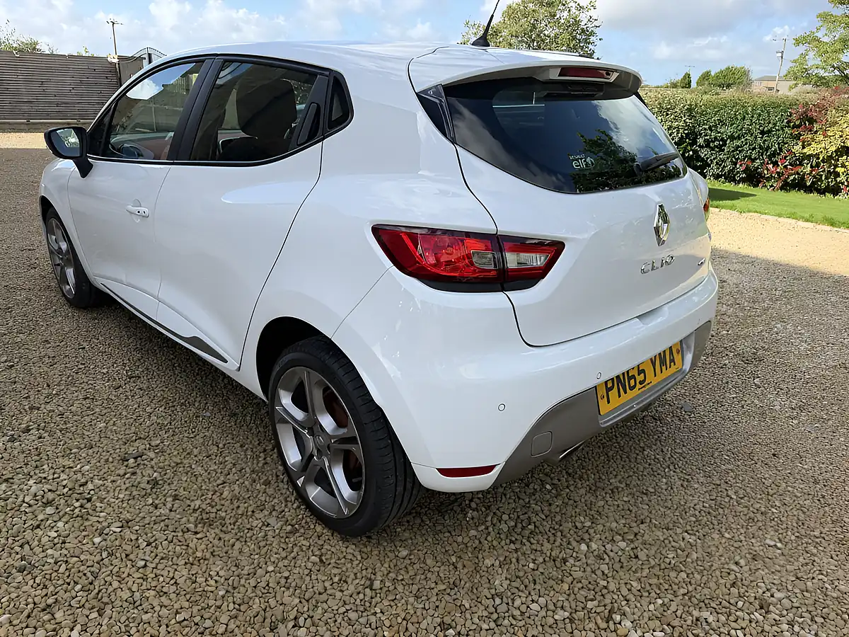 Used 2015 Renault Clio Dynamique S Nav Black - Interior and Exterior details 4