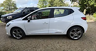 Used 2015 Renault Clio Dynamique S Nav Black - Interior and Exterior details 5