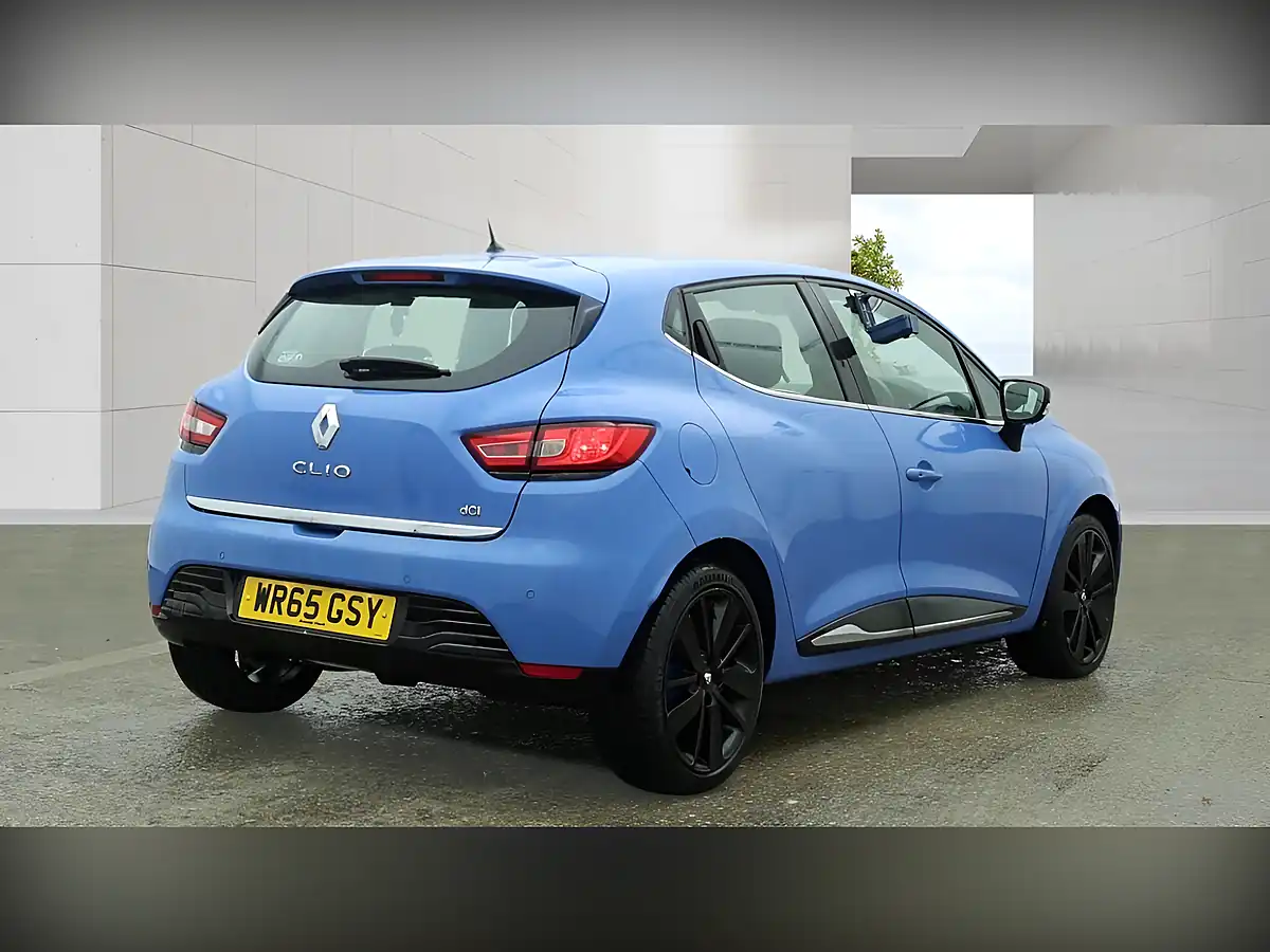 Used 2015 Renault Clio Dynamique S Nav Blue - Interior and Exterior details 3