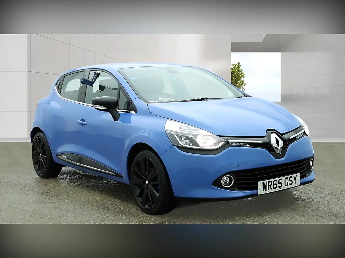 Used 2015 Renault Clio Dynamique S Nav Blue - Interior and Exterior details 4