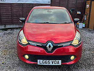 Used 2015 Renault Clio Dynamique S Nav Red - Interior and Exterior details 3