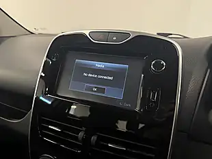 Used 2015 Renault Clio Dynamique S Nav White - Interior and Exterior details 19
