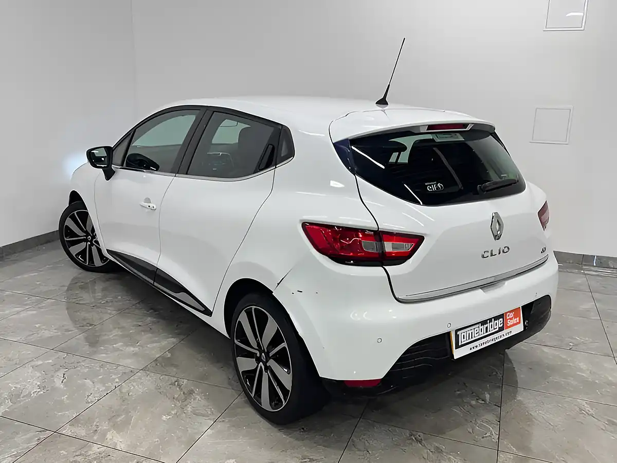 Used 2015 Renault Clio Dynamique S Nav White - Interior and Exterior details 5