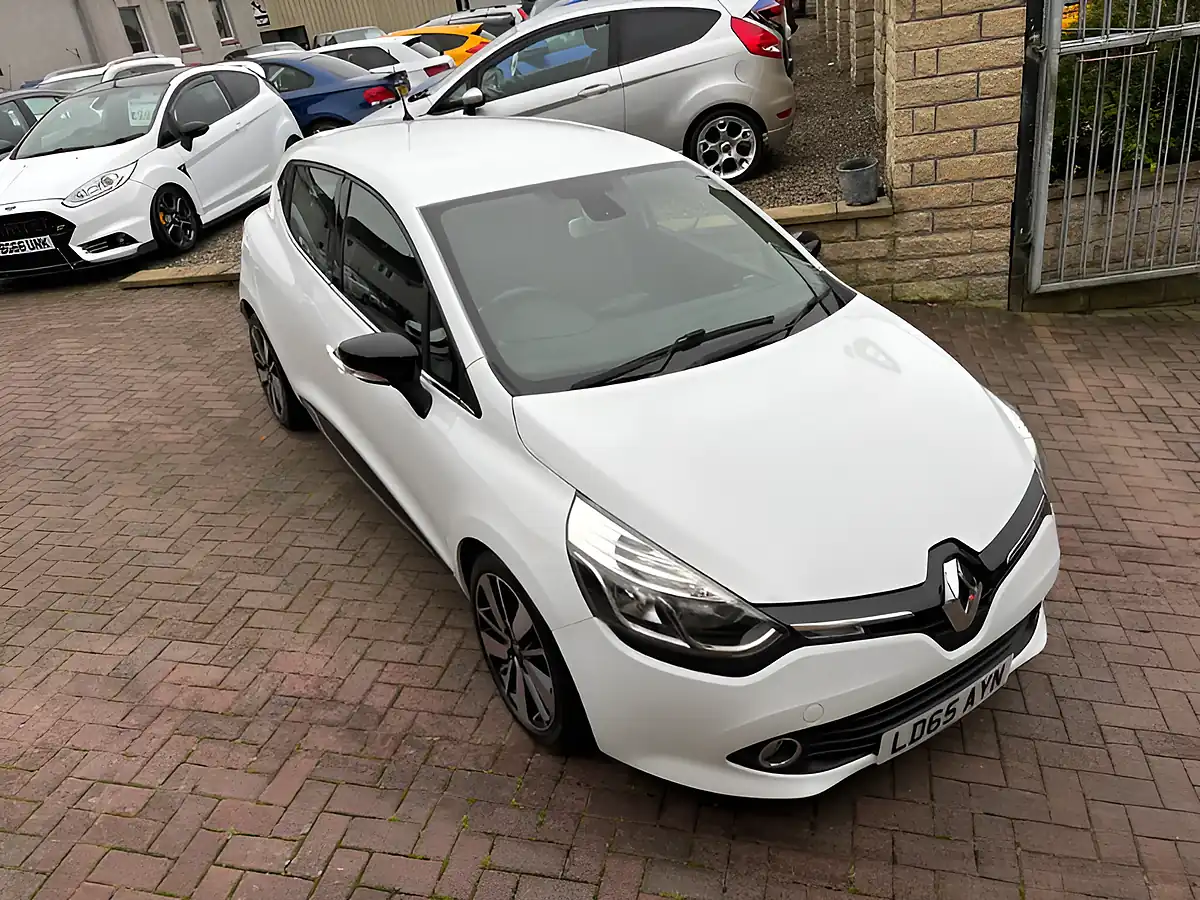 Used 2015 Renault Clio Dynamique S Nav White - Interior and Exterior details 10