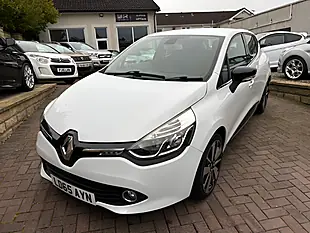 Used 2015 Renault Clio Dynamique S Nav White - Interior and Exterior details 4