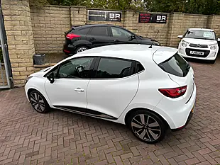 Used 2015 Renault Clio Dynamique S Nav White - Interior and Exterior details 7