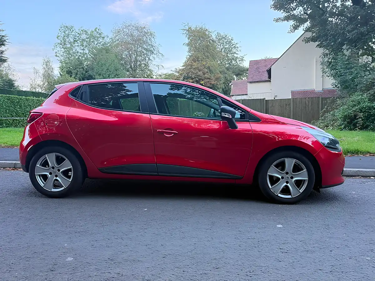 Used 2015 Renault Clio Expression Plus Red - Interior and Exterior details 2