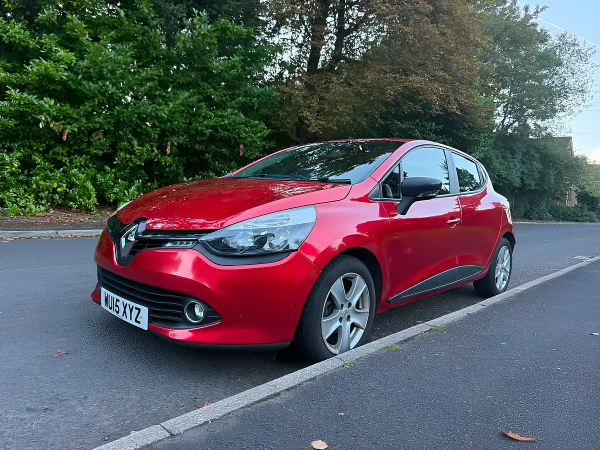Used 2015 Renault Clio Expression Plus Red - Interior and Exterior details 7