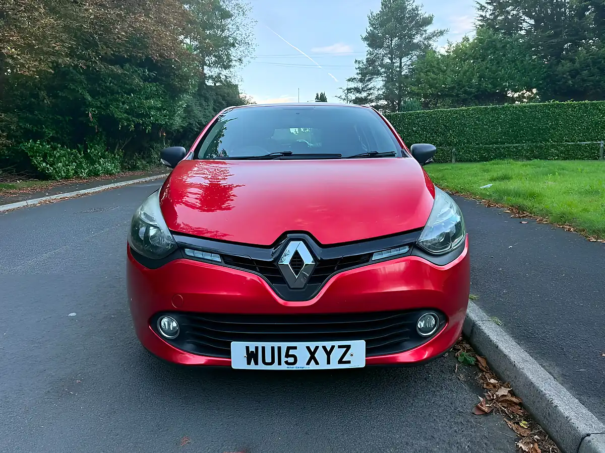 Used 2015 Renault Clio Expression Plus Red - Interior and Exterior details 8