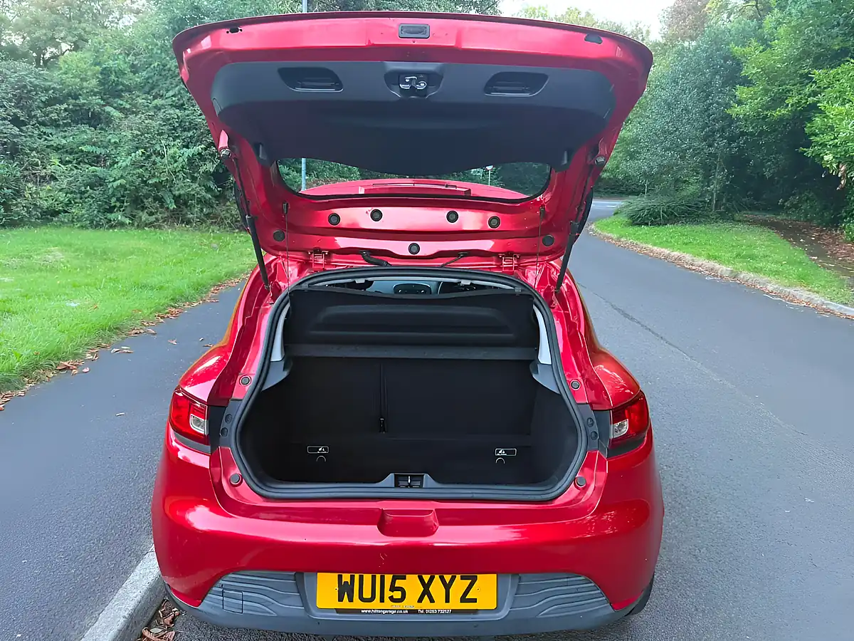 Used 2015 Renault Clio Expression Plus Red - Interior and Exterior details 9