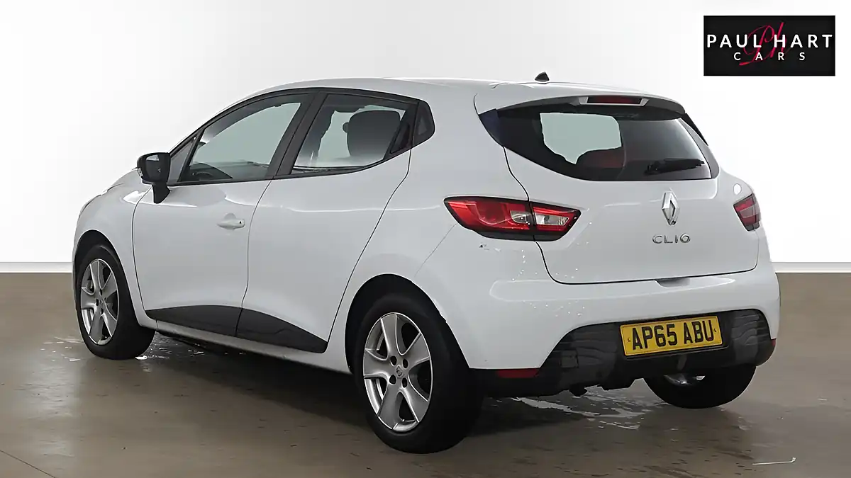 Used 2015 Renault Clio Play White - Interior and Exterior details 16
