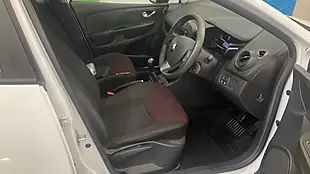 Used 2015 Renault Clio Play White - Interior and Exterior details 20
