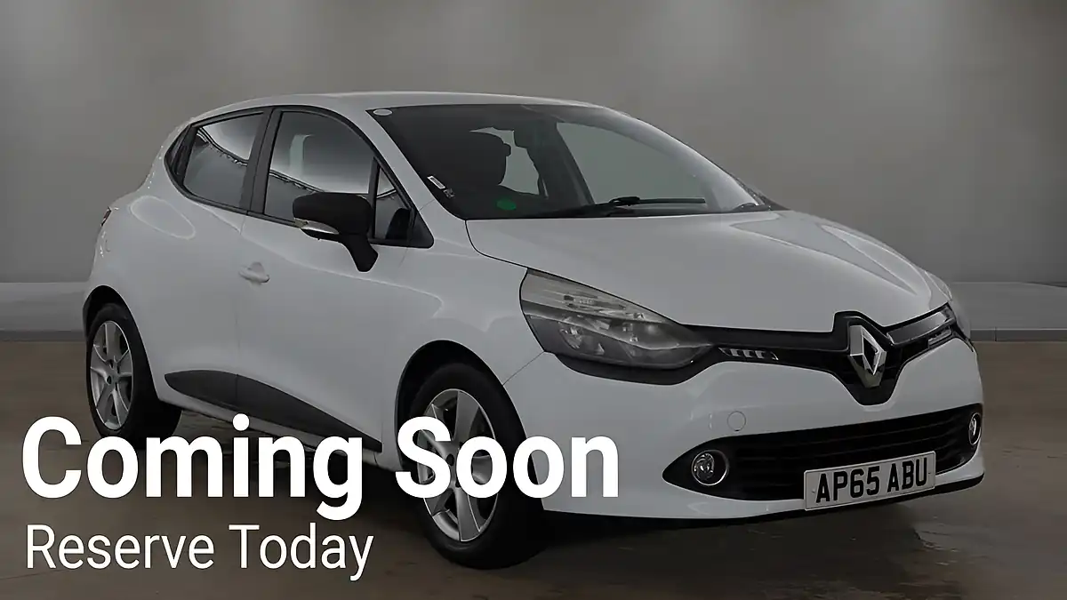 Used 2015 Renault Clio Play White - Interior and Exterior details 3