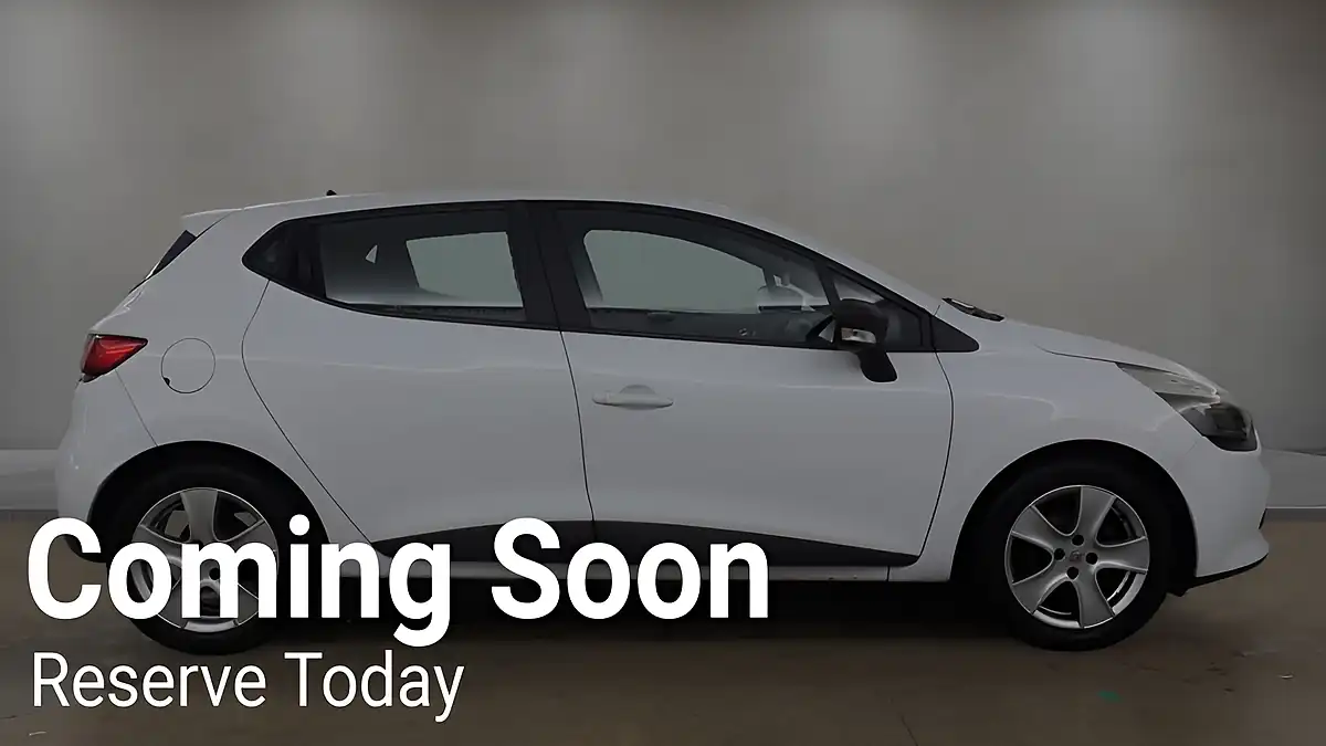 Used 2015 Renault Clio Play White - Interior and Exterior details 6