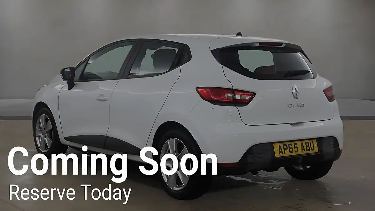 Used 2015 Renault Clio Play White - Interior and Exterior details 7