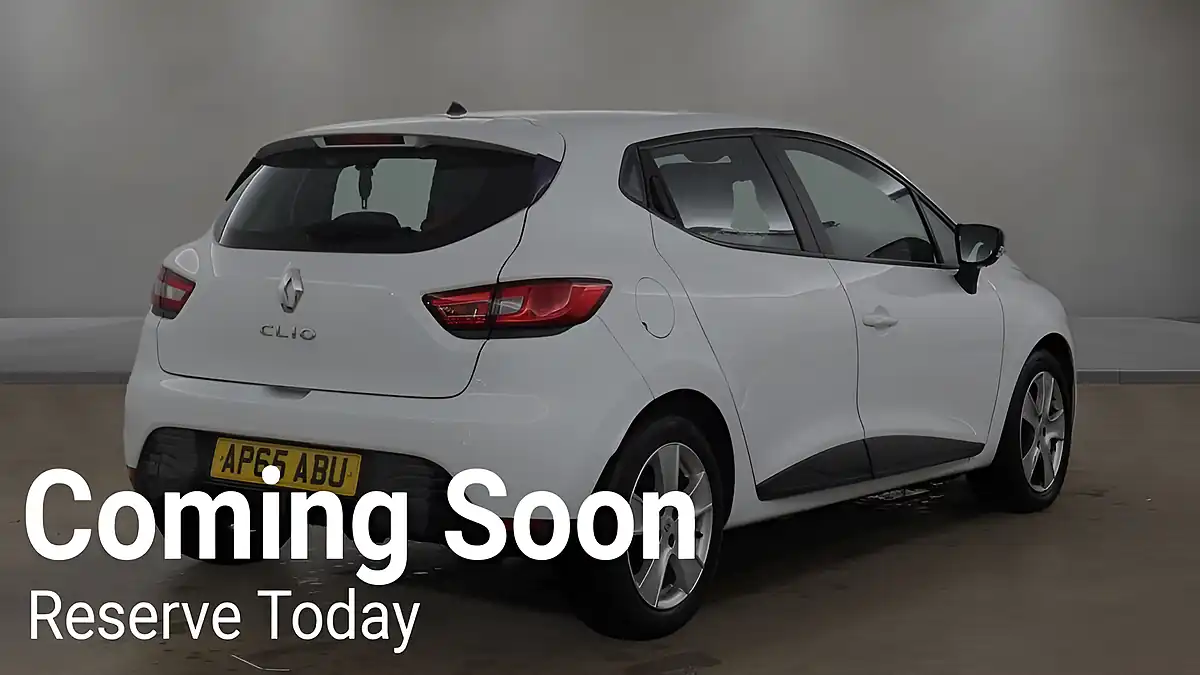 Used 2015 Renault Clio Play White - Interior and Exterior details 9