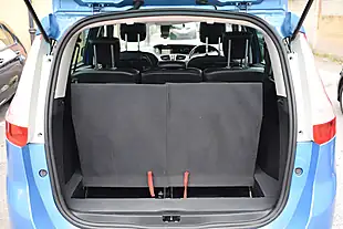 Used 2015 Renault Grand Scenic Dynamique Nav Blue - Interior and Exterior details 10