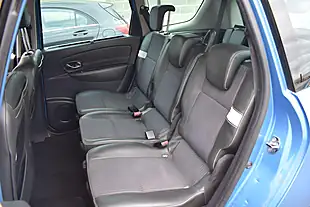 Used 2015 Renault Grand Scenic Dynamique Nav Blue - Interior and Exterior details 12