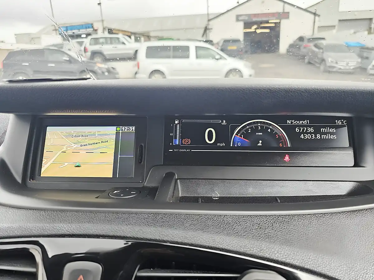 Used 2015 Renault Grand Scenic Dynamique Nav Brown - Interior and Exterior details 13