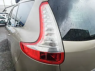 Used 2015 Renault Grand Scenic Dynamique Nav Brown - Interior and Exterior details 17