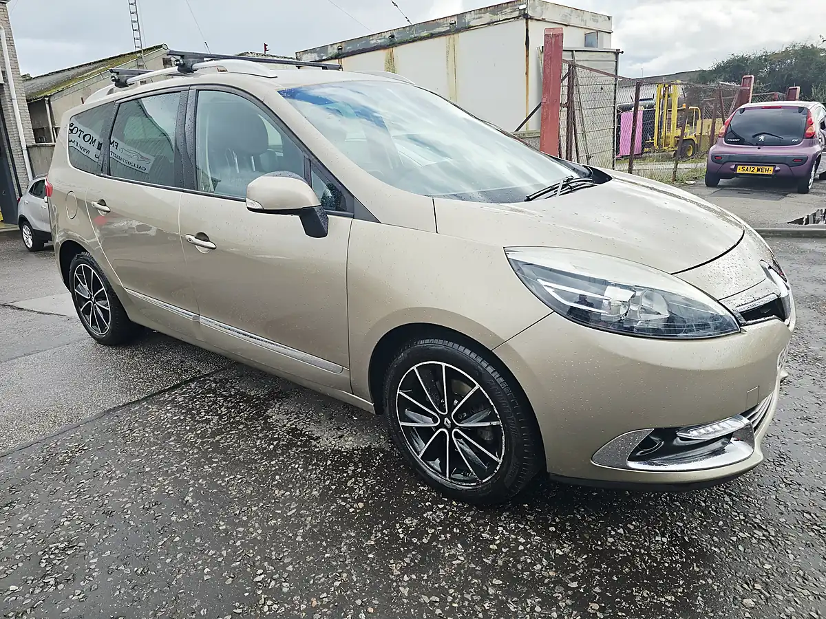 Used 2015 Renault Grand Scenic Dynamique Nav Brown - Interior and Exterior details 2