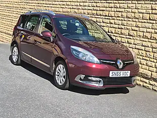 Used 2015 Renault Grand Scenic Dynamique Nav Red - Interior and Exterior details 11