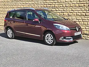 Used 2015 Renault Grand Scenic Dynamique Nav Red - Interior and Exterior details 12