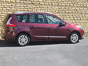 Used 2015 Renault Grand Scenic Dynamique Nav Red - Interior and Exterior details 15