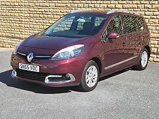 Used 2015 Renault Grand Scenic Dynamique Nav Red - Interior and Exterior details 4