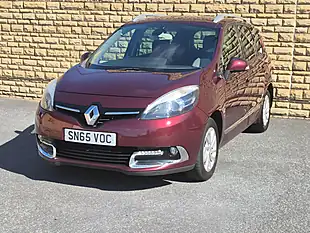 Used 2015 Renault Grand Scenic Dynamique Nav Red - Interior and Exterior details 5