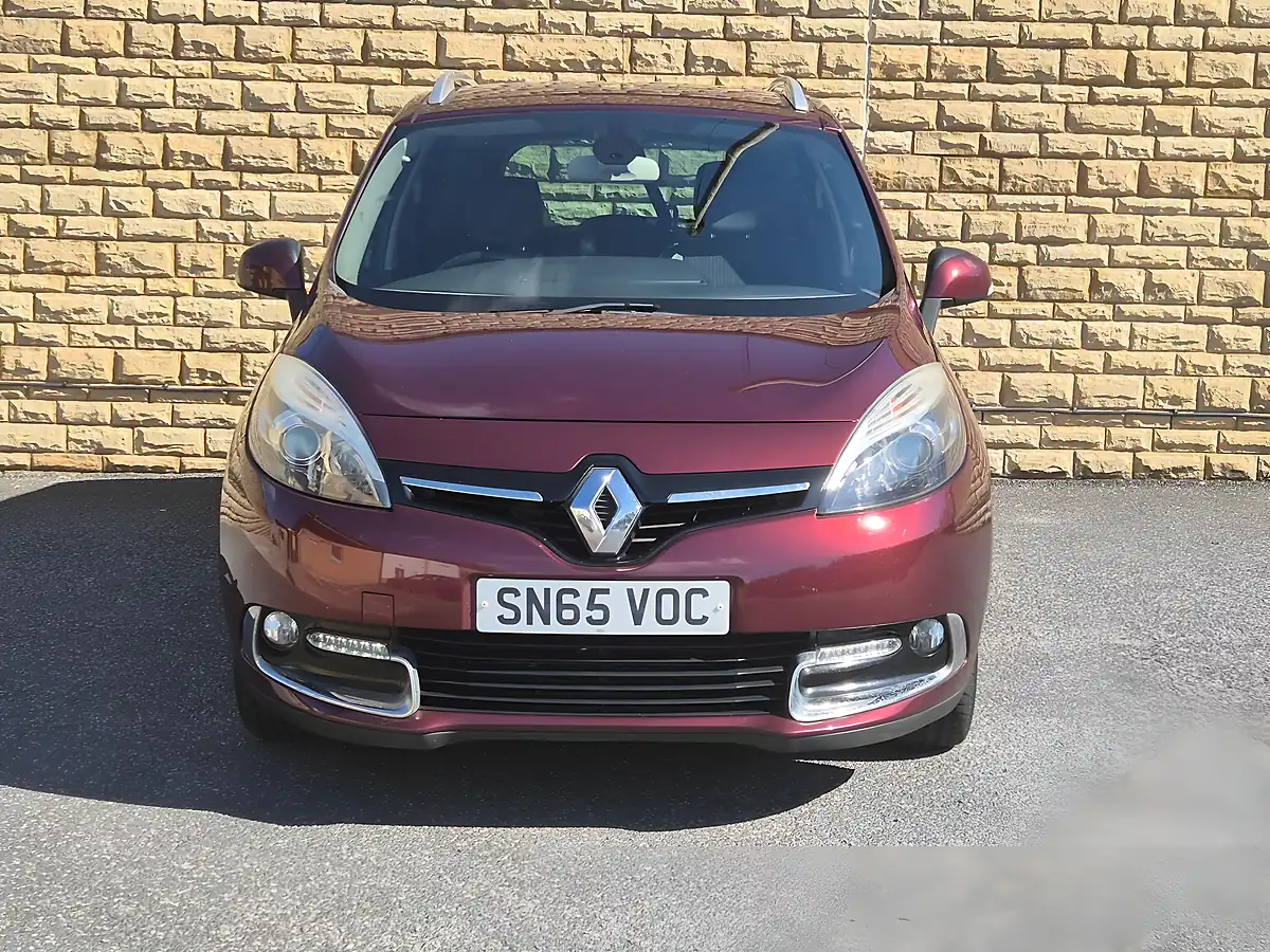 Used 2015 Renault Grand Scenic Dynamique Nav Red - Interior and Exterior details 7