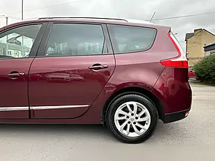 Used 2015 Renault Grand Scenic Dynamique Nav Red - Interior and Exterior details 13